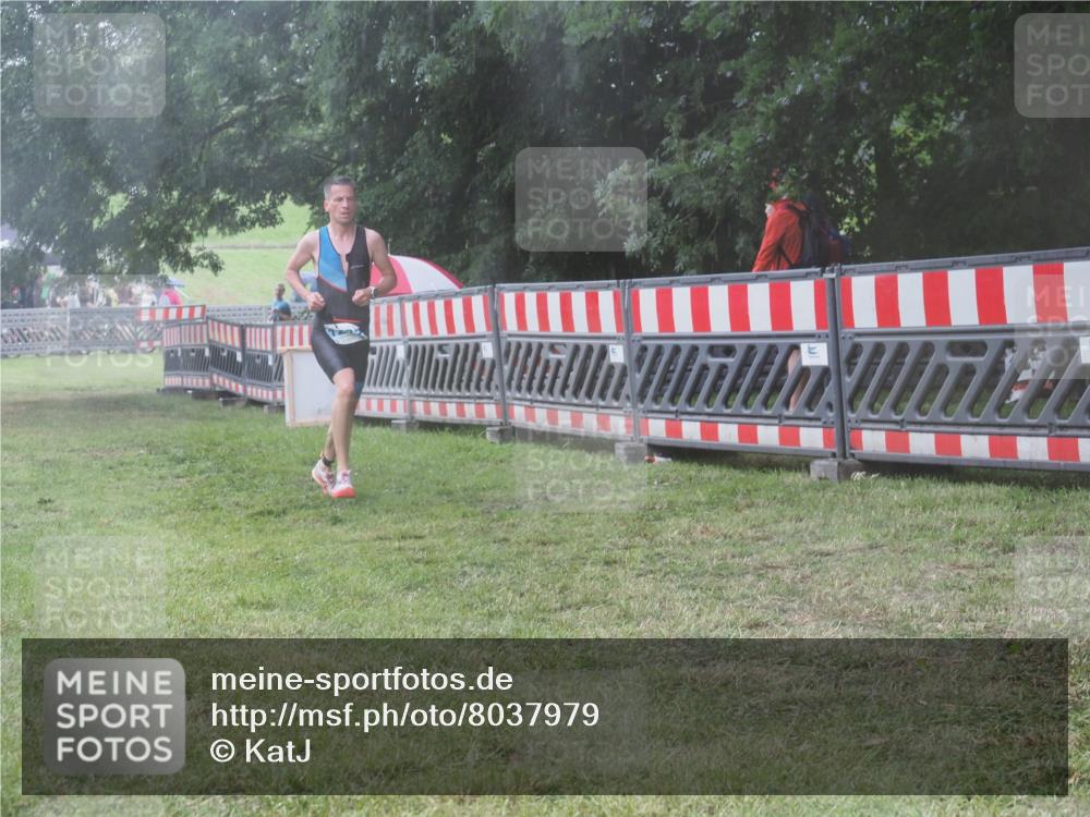 21.06.2025 - 27. Vierlanden-Triathlon KatJ http://msf.ph/oto/8037979 15.06.2025 14:19:54 Ziel 1232, 1310 meine-sportfotos.de