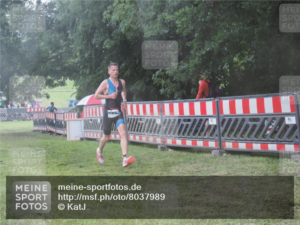 21.06.2025 - 27. Vierlanden-Triathlon KatJ http://msf.ph/oto/8037989 15.06.2025 14:19:55 Ziel 1232, 1310 meine-sportfotos.de