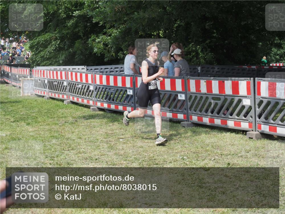 21.06.2025 - 27. Vierlanden-Triathlon KatJ http://msf.ph/oto/8038015 15.06.2025 11:31:20 Schwimmen  meine-sportfotos.de