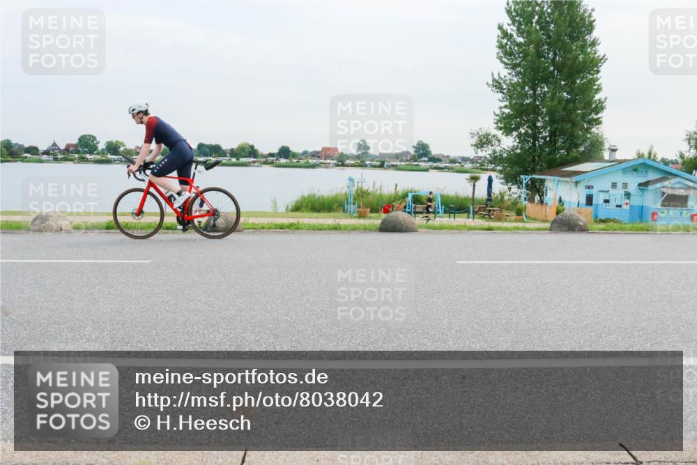 15.06.2025 - 27. Vierlanden-Triathlon H.Heesch http://msf.ph/oto/8038042 15.06.2025 10:55:10 Radfahren 20, 72, 174, 216, 605 meine-sportfotos.de