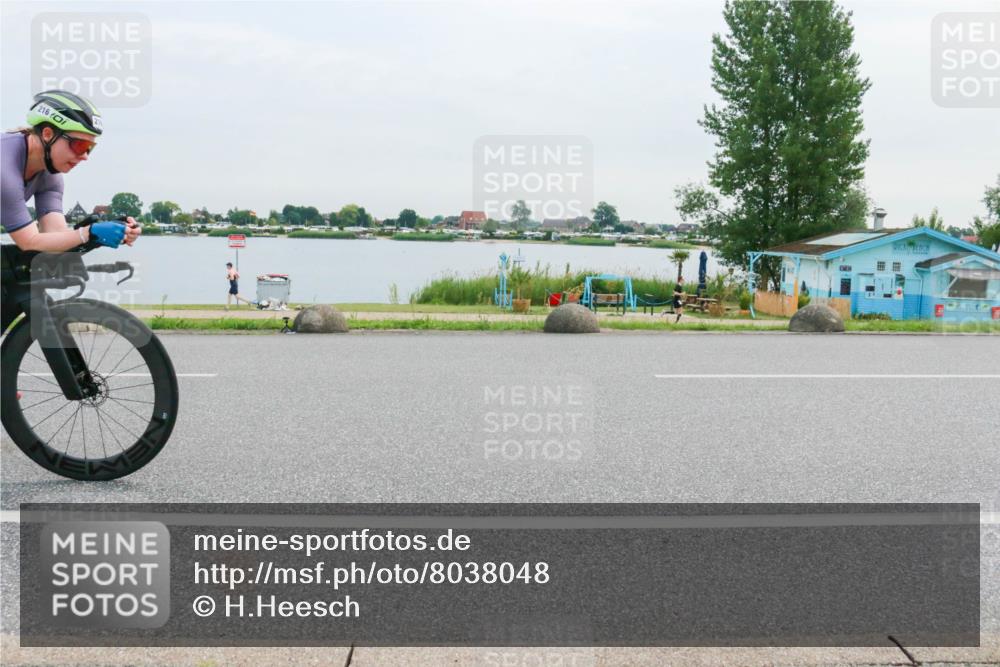 15.06.2025 - 27. Vierlanden-Triathlon H.Heesch http://msf.ph/oto/8038048 15.06.2025 10:55:11 Radfahren 20, 72, 174, 216 meine-sportfotos.de