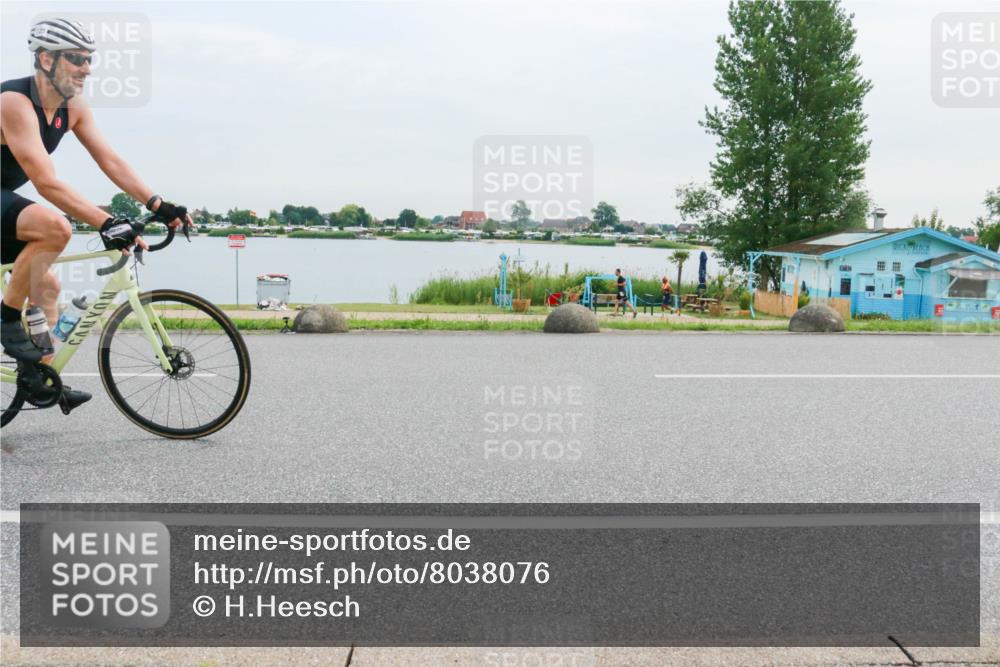 15.06.2025 - 27. Vierlanden-Triathlon H.Heesch http://msf.ph/oto/8038076 15.06.2025 10:55:18 Radfahren 125 meine-sportfotos.de