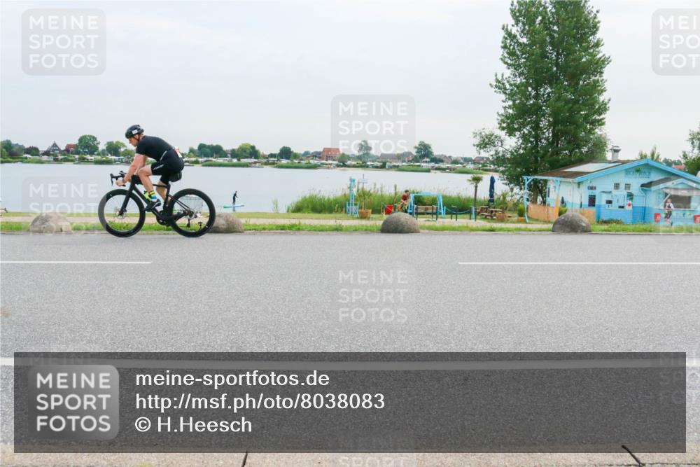 15.06.2025 - 27. Vierlanden-Triathlon H.Heesch http://msf.ph/oto/8038083 15.06.2025 10:55:32 Radfahren 167, 221, 559 meine-sportfotos.de