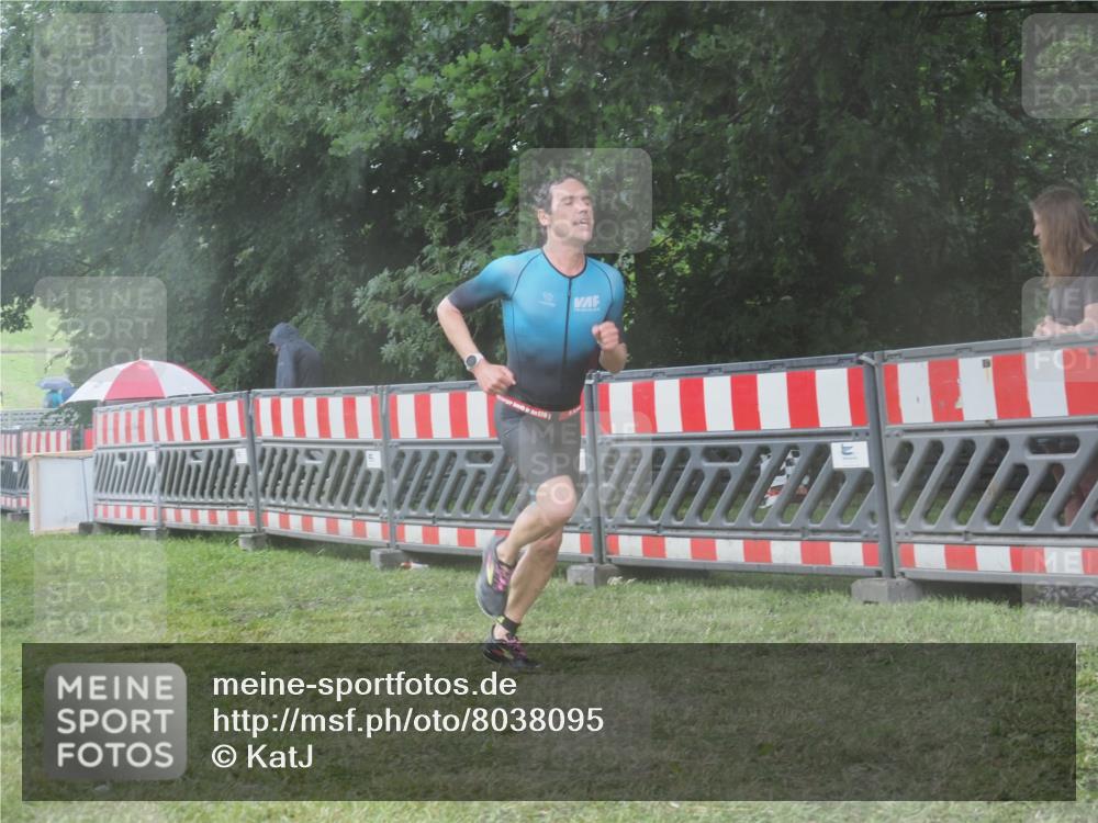 21.06.2025 - 27. Vierlanden-Triathlon KatJ http://msf.ph/oto/8038095 15.06.2025 14:20:02 Ziel 1310 meine-sportfotos.de