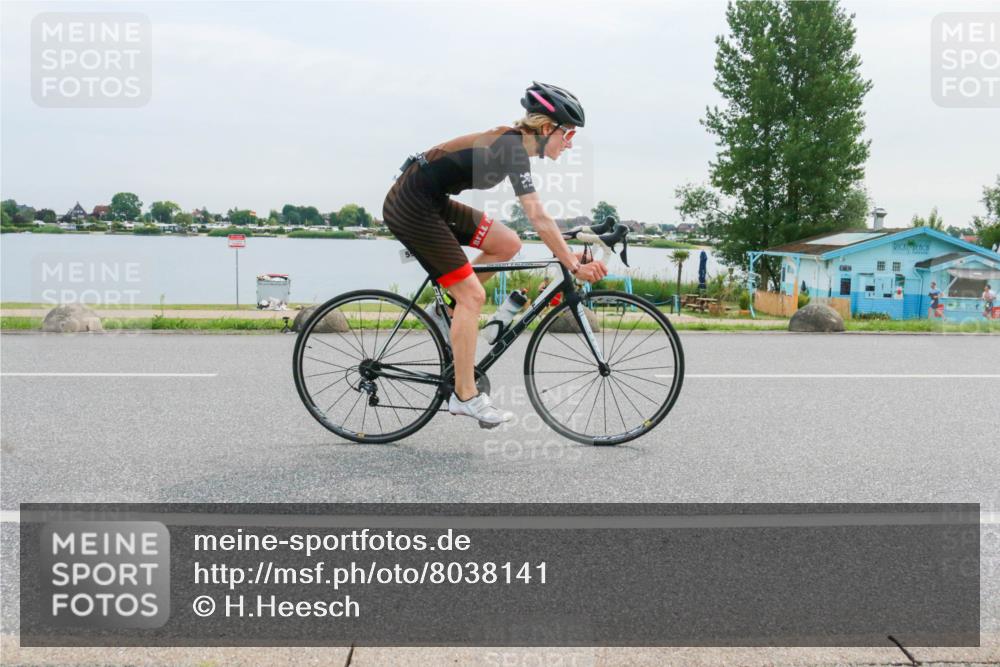 15.06.2025 - 27. Vierlanden-Triathlon H.Heesch http://msf.ph/oto/8038141 15.06.2025 10:56:03 Radfahren 182, 590 meine-sportfotos.de