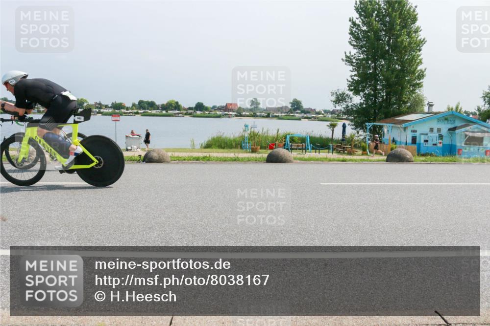 21.06.2025 - 27. Vierlanden-Triathlon H.Heesch http://msf.ph/oto/8038167 15.06.2025 11:48:10 Radfahren 701, 862 meine-sportfotos.de