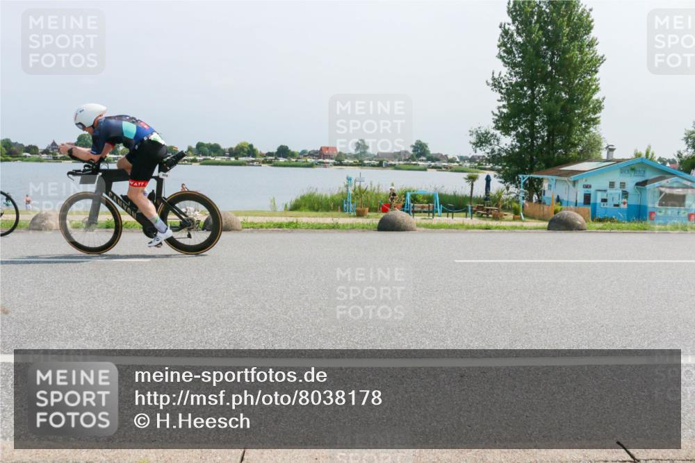 21.06.2025 - 27. Vierlanden-Triathlon H.Heesch http://msf.ph/oto/8038178 15.06.2025 11:48:13 Radfahren 657, 701, 859, 862 meine-sportfotos.de