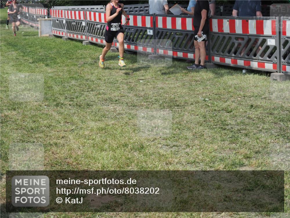 21.06.2025 - 27. Vierlanden-Triathlon KatJ http://msf.ph/oto/8038202 15.06.2025 11:32:10 Schwimmen  meine-sportfotos.de