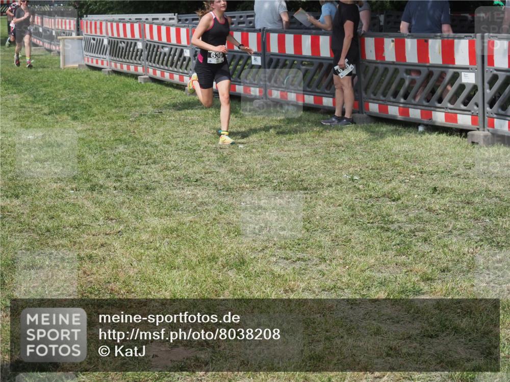 21.06.2025 - 27. Vierlanden-Triathlon KatJ http://msf.ph/oto/8038208 15.06.2025 11:32:10 Schwimmen  meine-sportfotos.de