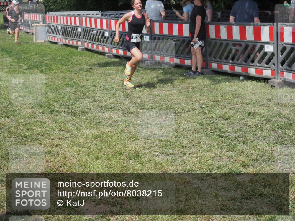 21.06.2025 - 27. Vierlanden-Triathlon KatJ http://msf.ph/oto/8038215 15.06.2025 11:32:10 Schwimmen  meine-sportfotos.de