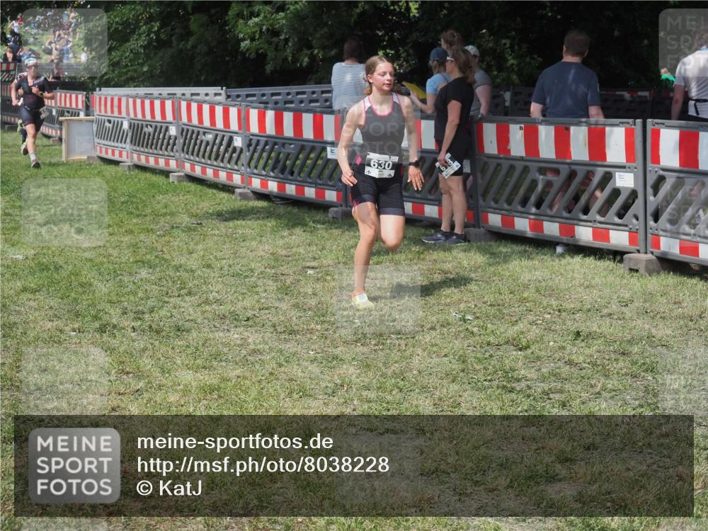 21.06.2025 - 27. Vierlanden-Triathlon KatJ http://msf.ph/oto/8038228 15.06.2025 11:32:10 Schwimmen  meine-sportfotos.de