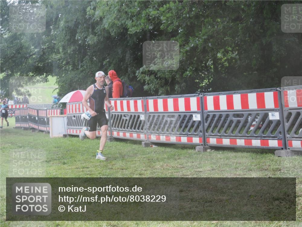 21.06.2025 - 27. Vierlanden-Triathlon KatJ http://msf.ph/oto/8038229 15.06.2025 14:20:26 Ziel 1242, 1285 meine-sportfotos.de