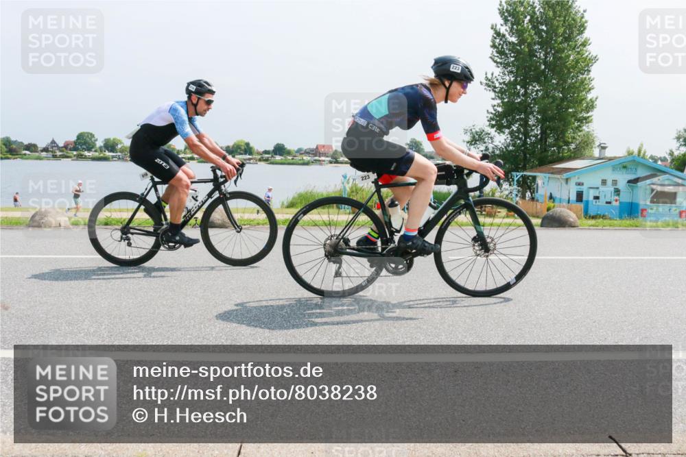 21.06.2025 - 27. Vierlanden-Triathlon H.Heesch http://msf.ph/oto/8038238 15.06.2025 11:48:34 Radfahren 223, 781, 816, 866 meine-sportfotos.de