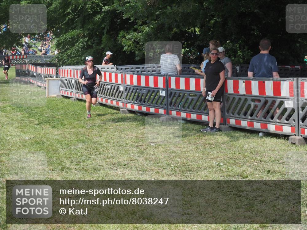 21.06.2025 - 27. Vierlanden-Triathlon KatJ http://msf.ph/oto/8038247 15.06.2025 11:32:12 Schwimmen  meine-sportfotos.de