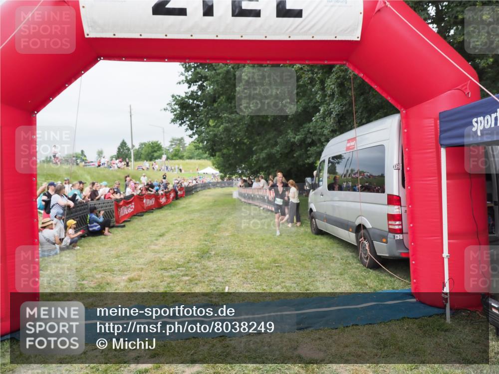 21.06.2025 - 27. Vierlanden-Triathlon MichiJ http://msf.ph/oto/8038249 15.06.2026 13:16:00 Ziel 793 meine-sportfotos.de