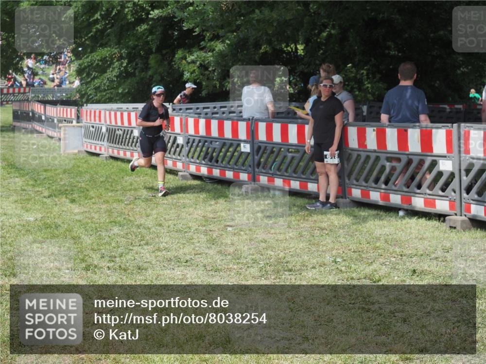 21.06.2025 - 27. Vierlanden-Triathlon KatJ http://msf.ph/oto/8038254 15.06.2025 11:32:12 Schwimmen  meine-sportfotos.de