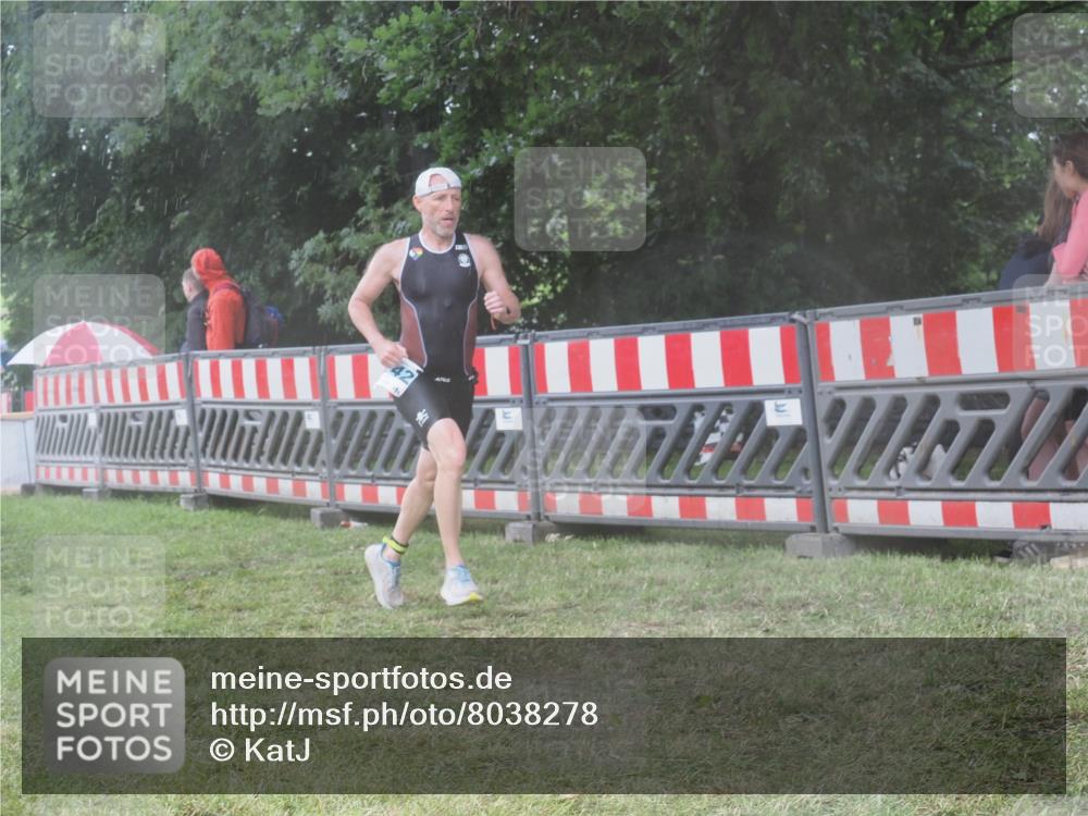 21.06.2025 - 27. Vierlanden-Triathlon KatJ http://msf.ph/oto/8038278 15.06.2025 14:20:27 Ziel 1242, 1285 meine-sportfotos.de