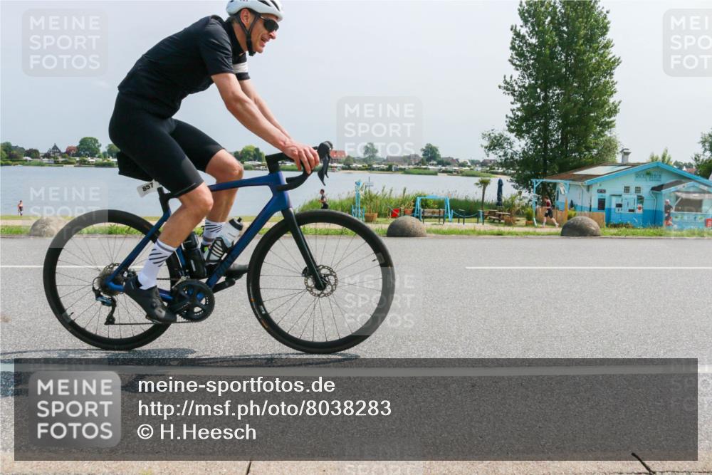 21.06.2025 - 27. Vierlanden-Triathlon H.Heesch http://msf.ph/oto/8038283 15.06.2025 11:48:48 Radfahren 214, 751, 817, 853, 857 meine-sportfotos.de