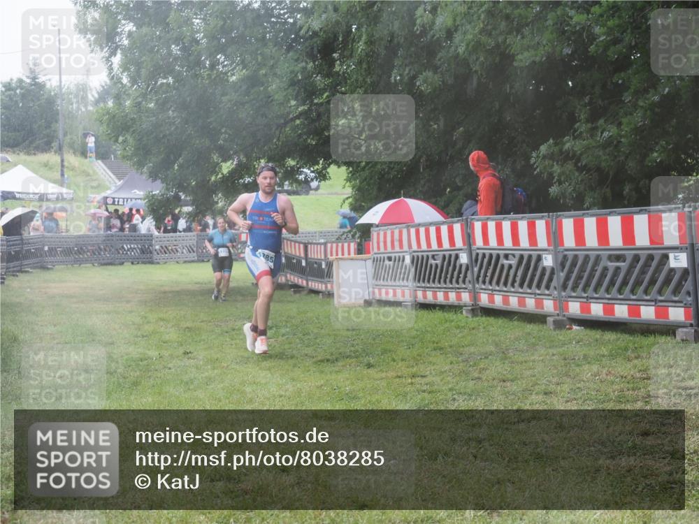 21.06.2025 - 27. Vierlanden-Triathlon KatJ http://msf.ph/oto/8038285 15.06.2025 14:20:30 Ziel 1225, 1242, 1285 meine-sportfotos.de