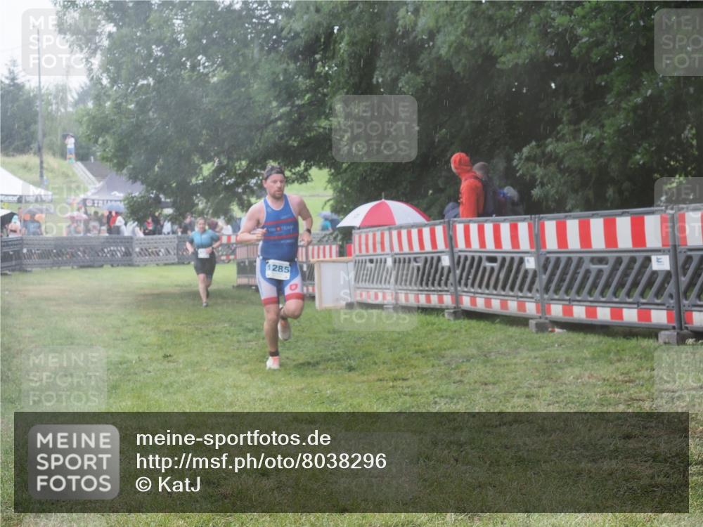 21.06.2025 - 27. Vierlanden-Triathlon KatJ http://msf.ph/oto/8038296 15.06.2025 14:20:30 Ziel 1225, 1242, 1285 meine-sportfotos.de