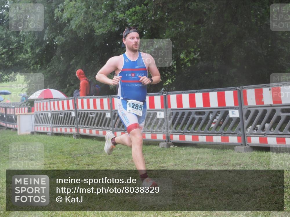 21.06.2025 - 27. Vierlanden-Triathlon KatJ http://msf.ph/oto/8038329 15.06.2025 14:20:31 Ziel 1225, 1285 meine-sportfotos.de