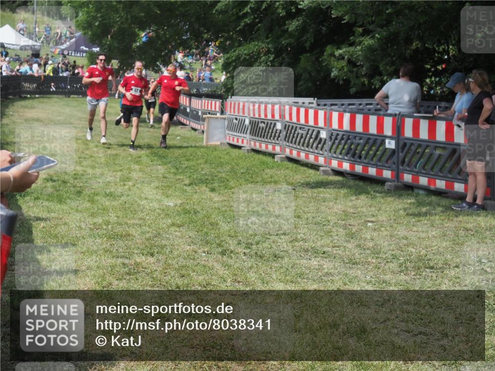 21.06.2025 - 27. Vierlanden-Triathlon KatJ http://msf.ph/oto/8038341 15.06.2025 11:32:35 Schwimmen  meine-sportfotos.de