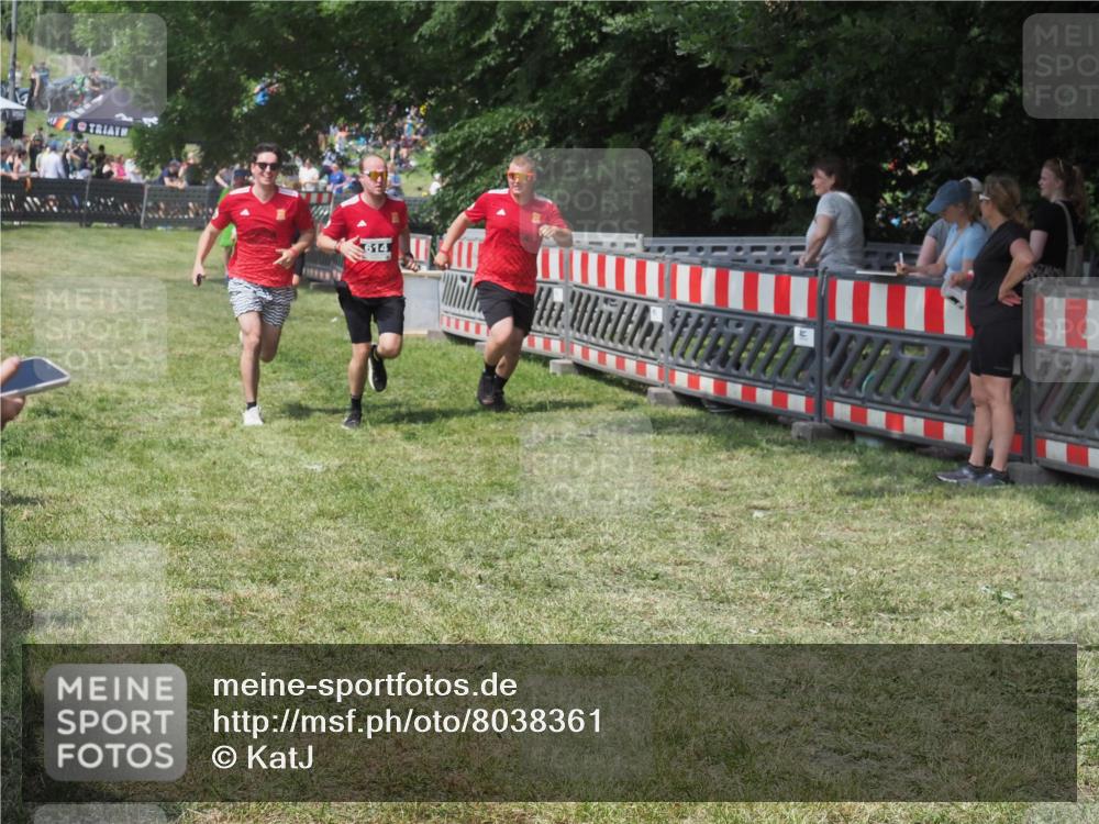21.06.2025 - 27. Vierlanden-Triathlon KatJ http://msf.ph/oto/8038361 15.06.2025 11:32:37 Schwimmen  meine-sportfotos.de