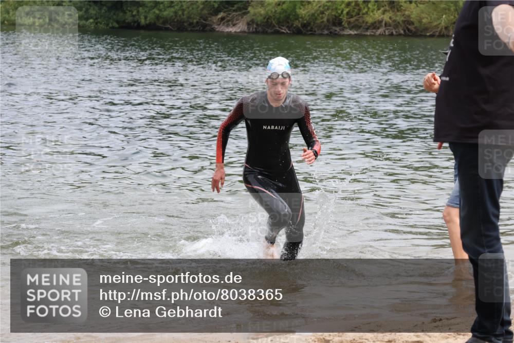 21.06.2025 - 27. Vierlanden-Triathlon Lena Gebhardt http://msf.ph/oto/8038365 15.06.2025 12:11:01 Schwimmen 1044, 1045, 1046, 1047, 1048 meine-sportfotos.de