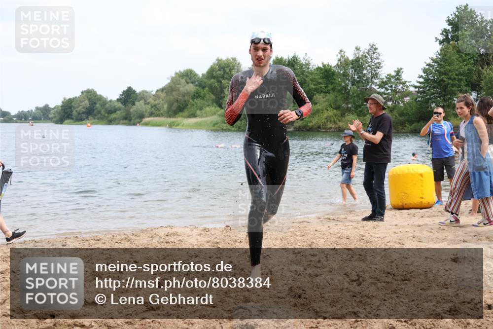 21.06.2025 - 27. Vierlanden-Triathlon Lena Gebhardt http://msf.ph/oto/8038384 15.06.2025 12:11:05 Schwimmen 1044, 1045, 1046, 1047, 1048 meine-sportfotos.de