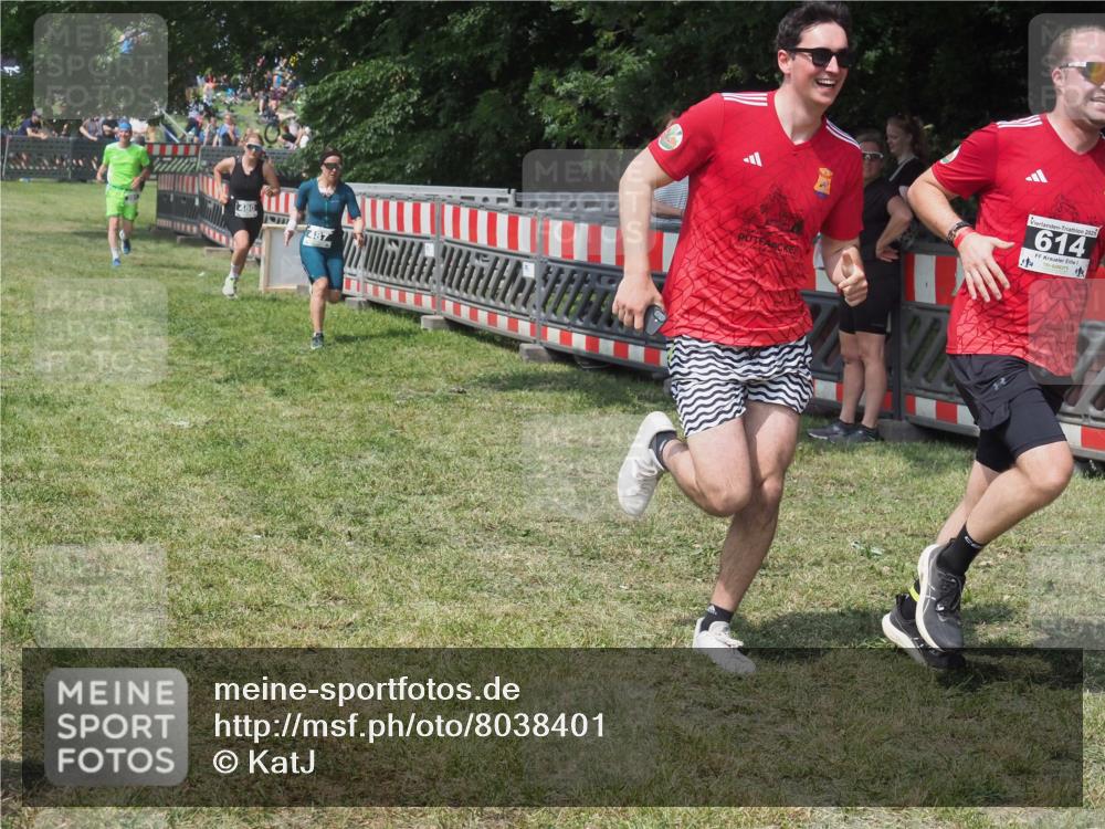 21.06.2025 - 27. Vierlanden-Triathlon KatJ http://msf.ph/oto/8038401 15.06.2025 11:32:38 Schwimmen  meine-sportfotos.de