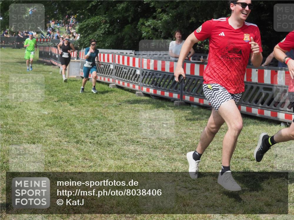 21.06.2025 - 27. Vierlanden-Triathlon KatJ http://msf.ph/oto/8038406 15.06.2025 11:32:39 Schwimmen  meine-sportfotos.de