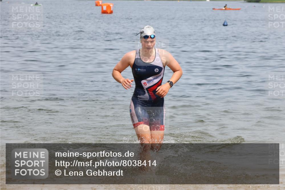 21.06.2025 - 27. Vierlanden-Triathlon Lena Gebhardt http://msf.ph/oto/8038414 15.06.2025 12:24:56 Schwimmen 1049 meine-sportfotos.de