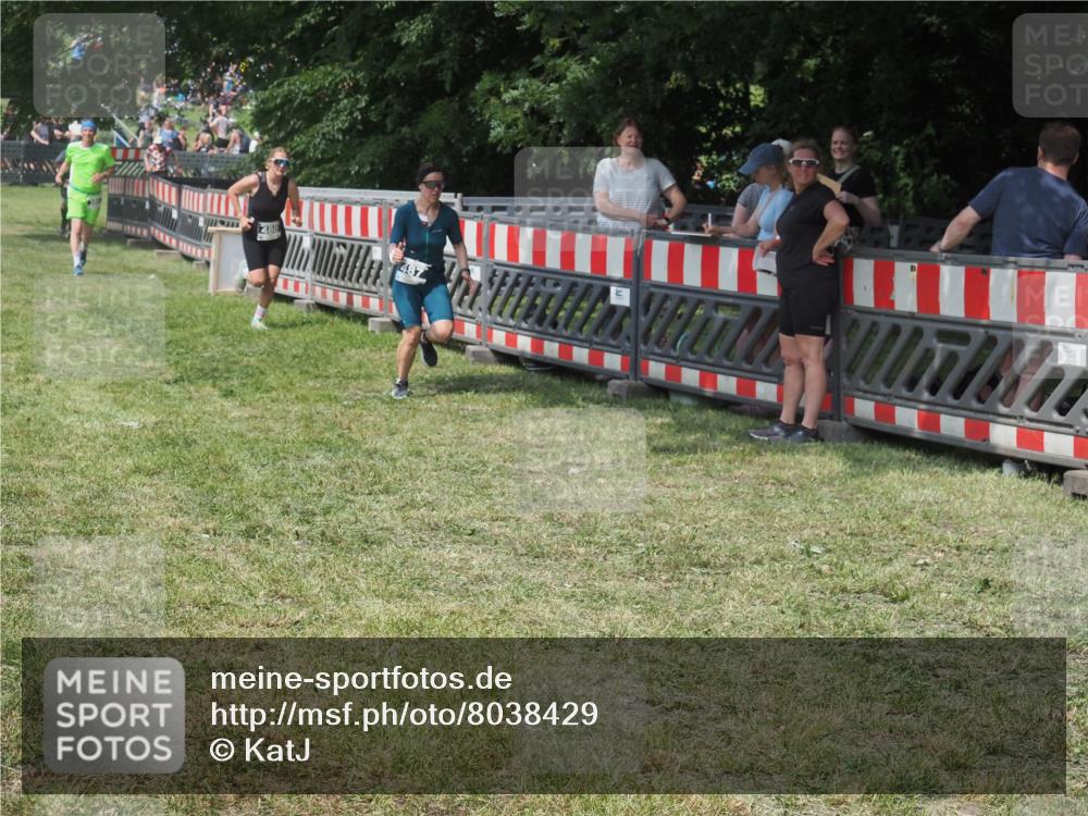 21.06.2025 - 27. Vierlanden-Triathlon KatJ http://msf.ph/oto/8038429 15.06.2025 11:32:39 Schwimmen  meine-sportfotos.de