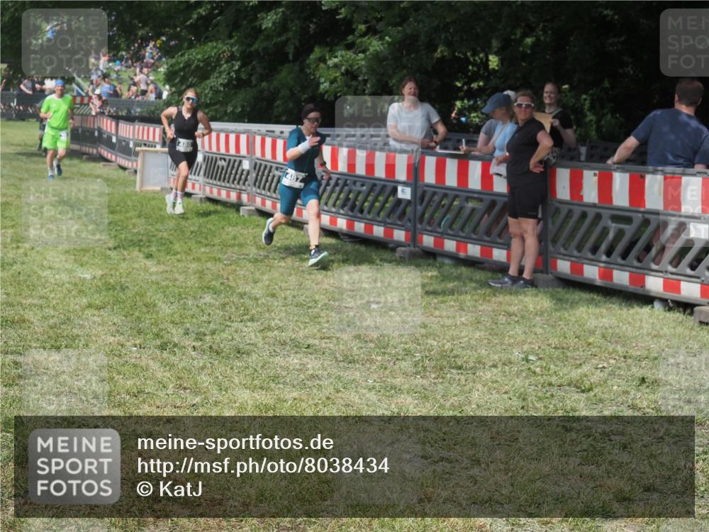 21.06.2025 - 27. Vierlanden-Triathlon KatJ http://msf.ph/oto/8038434 15.06.2025 11:32:39 Schwimmen  meine-sportfotos.de
