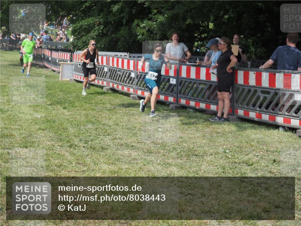 21.06.2025 - 27. Vierlanden-Triathlon KatJ http://msf.ph/oto/8038443 15.06.2025 11:32:39 Schwimmen  meine-sportfotos.de