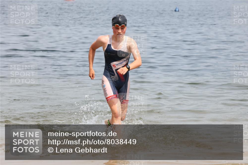 21.06.2025 - 27. Vierlanden-Triathlon Lena Gebhardt http://msf.ph/oto/8038449 15.06.2025 12:25:17 Schwimmen 1051 meine-sportfotos.de