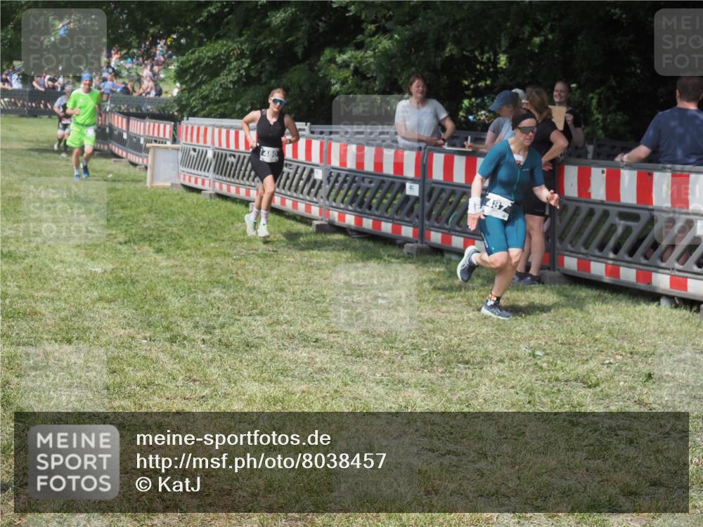 21.06.2025 - 27. Vierlanden-Triathlon KatJ http://msf.ph/oto/8038457 15.06.2025 11:32:40 Schwimmen  meine-sportfotos.de