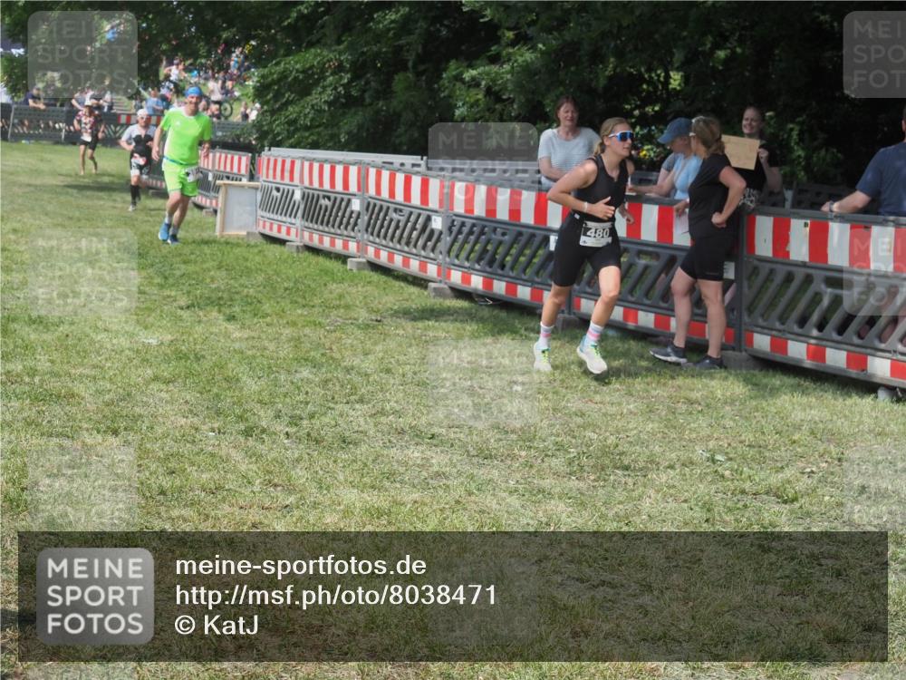 21.06.2025 - 27. Vierlanden-Triathlon KatJ http://msf.ph/oto/8038471 15.06.2025 11:32:41 Schwimmen  meine-sportfotos.de