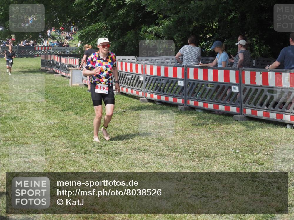 21.06.2025 - 27. Vierlanden-Triathlon KatJ http://msf.ph/oto/8038526 15.06.2025 11:32:51 Schwimmen  meine-sportfotos.de