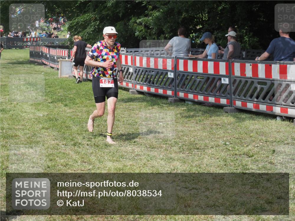 21.06.2025 - 27. Vierlanden-Triathlon KatJ http://msf.ph/oto/8038534 15.06.2025 11:32:51 Schwimmen  meine-sportfotos.de