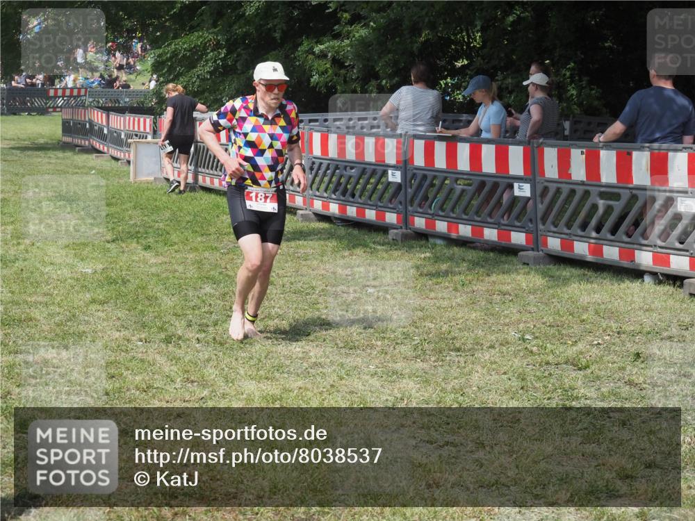 21.06.2025 - 27. Vierlanden-Triathlon KatJ http://msf.ph/oto/8038537 15.06.2025 11:32:51 Schwimmen  meine-sportfotos.de