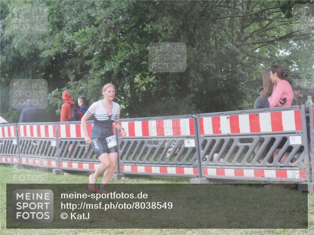 21.06.2025 - 27. Vierlanden-Triathlon KatJ http://msf.ph/oto/8038549 15.06.2025 14:21:25 Ziel 1205, 1238, 1291 meine-sportfotos.de
