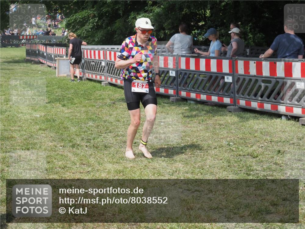 21.06.2025 - 27. Vierlanden-Triathlon KatJ http://msf.ph/oto/8038552 15.06.2025 11:32:52 Schwimmen  meine-sportfotos.de