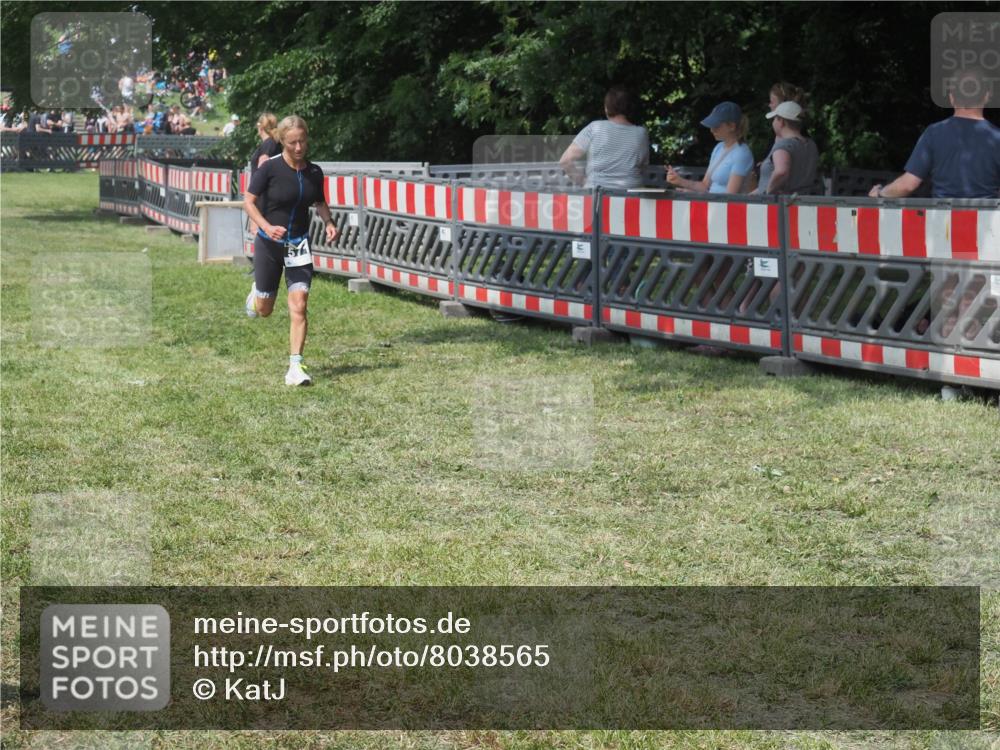 21.06.2025 - 27. Vierlanden-Triathlon KatJ http://msf.ph/oto/8038565 15.06.2025 11:32:56 Schwimmen  meine-sportfotos.de