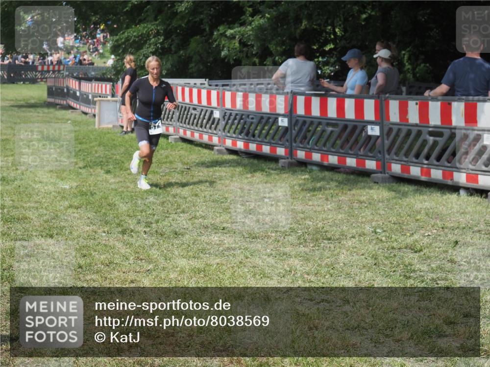21.06.2025 - 27. Vierlanden-Triathlon KatJ http://msf.ph/oto/8038569 15.06.2025 11:32:56 Schwimmen  meine-sportfotos.de