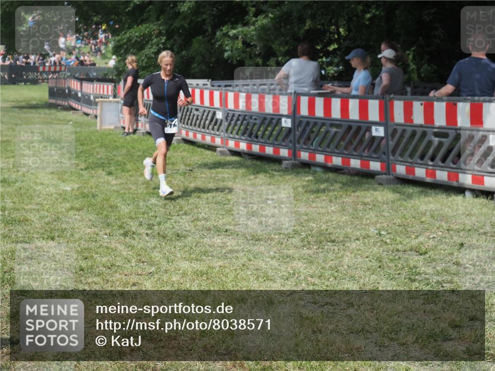 21.06.2025 - 27. Vierlanden-Triathlon KatJ http://msf.ph/oto/8038571 15.06.2025 11:32:56 Schwimmen  meine-sportfotos.de