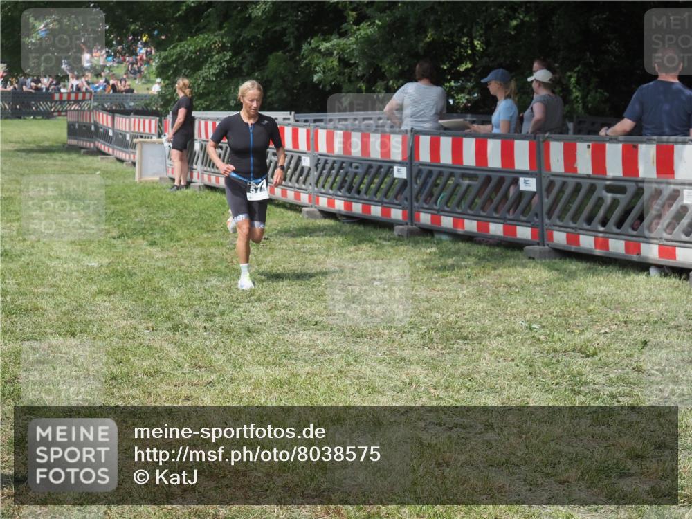 21.06.2025 - 27. Vierlanden-Triathlon KatJ http://msf.ph/oto/8038575 15.06.2025 11:32:56 Schwimmen  meine-sportfotos.de