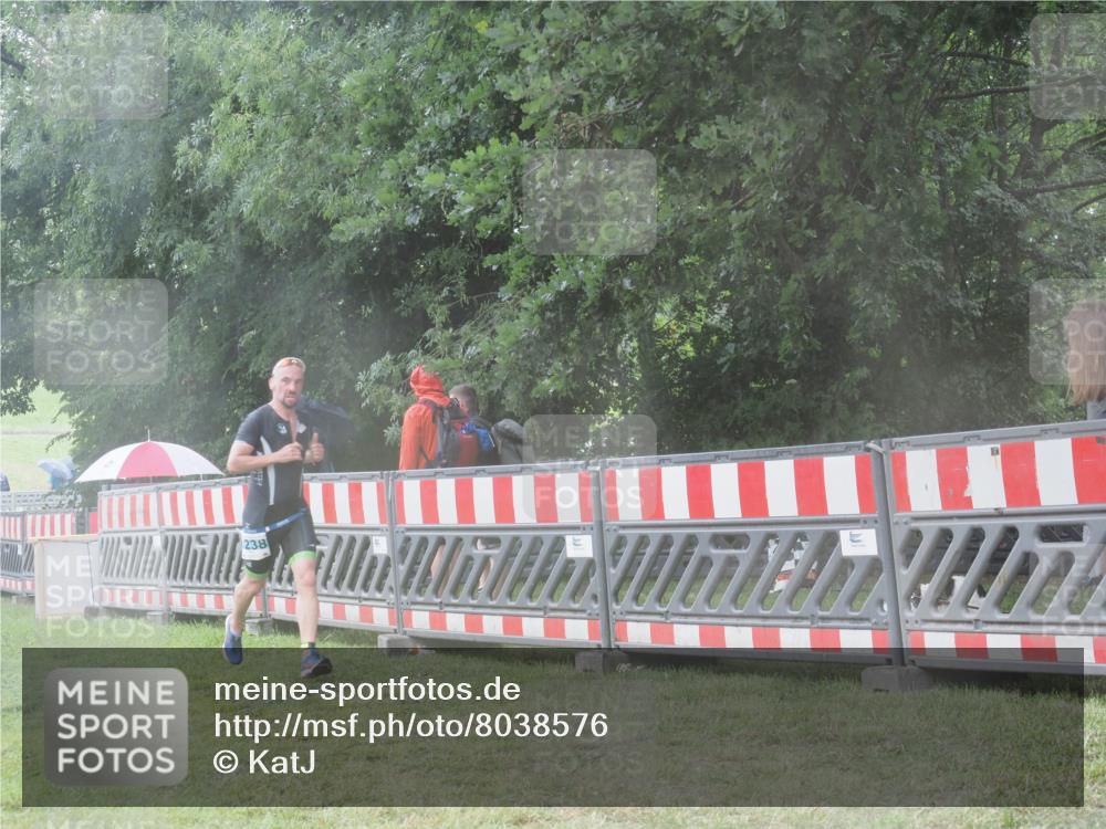 21.06.2025 - 27. Vierlanden-Triathlon KatJ http://msf.ph/oto/8038576 15.06.2025 14:21:27 Ziel 1205, 1238, 1291 meine-sportfotos.de