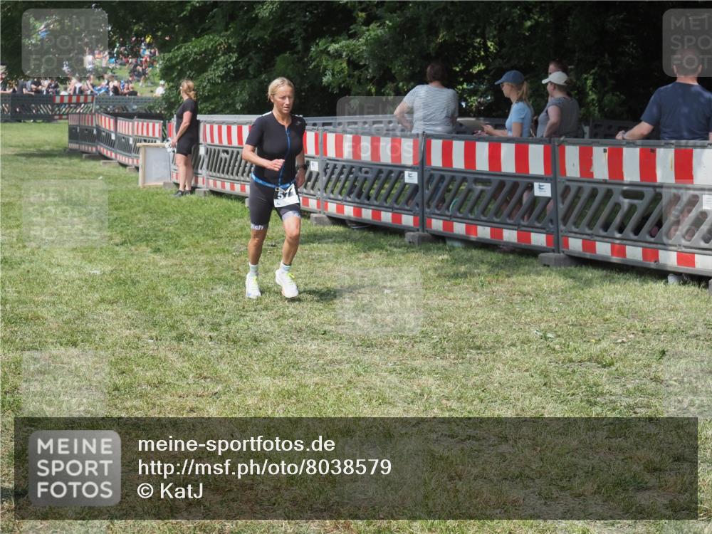 21.06.2025 - 27. Vierlanden-Triathlon KatJ http://msf.ph/oto/8038579 15.06.2025 11:32:56 Schwimmen  meine-sportfotos.de