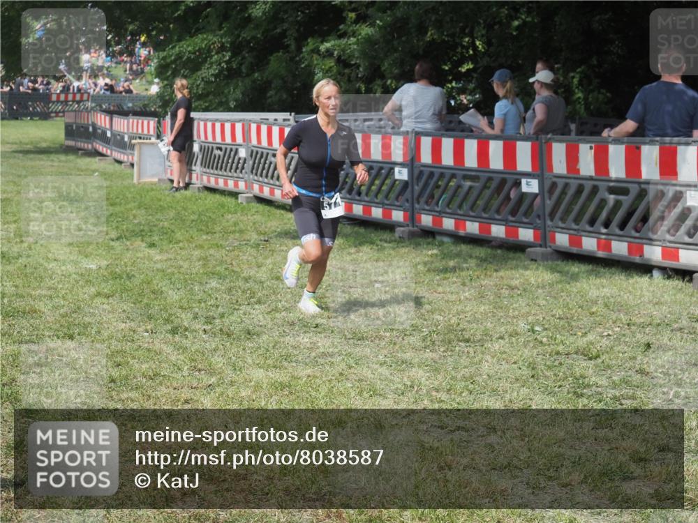 21.06.2025 - 27. Vierlanden-Triathlon KatJ http://msf.ph/oto/8038587 15.06.2025 11:32:57 Schwimmen  meine-sportfotos.de